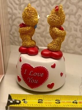 San Francisco MusicBox Company’s KISSING BEARS “I Love You” musical collectible